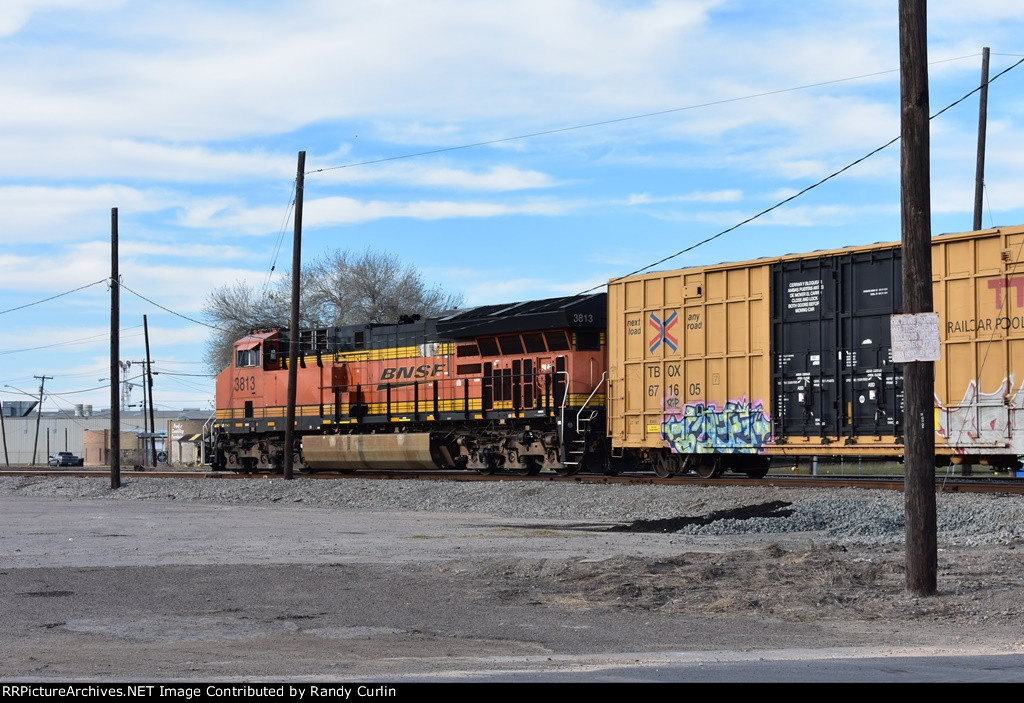 BNSF 3813 on the local